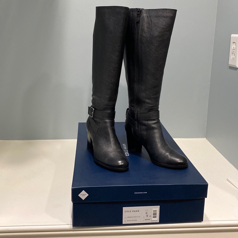 Cole Haan black leather Hinckley boot in sz 9